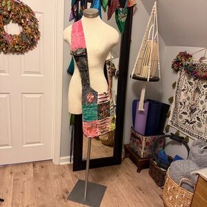 NWT Colorful Patchwork Mushrooms 🍄‍🟫 🍄 Embroidered on Crossbody Bag